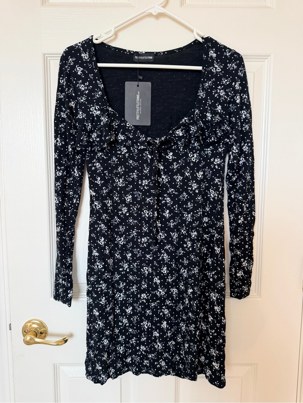 Petite Studio Black Floral Long-Sleeve Mini Dress